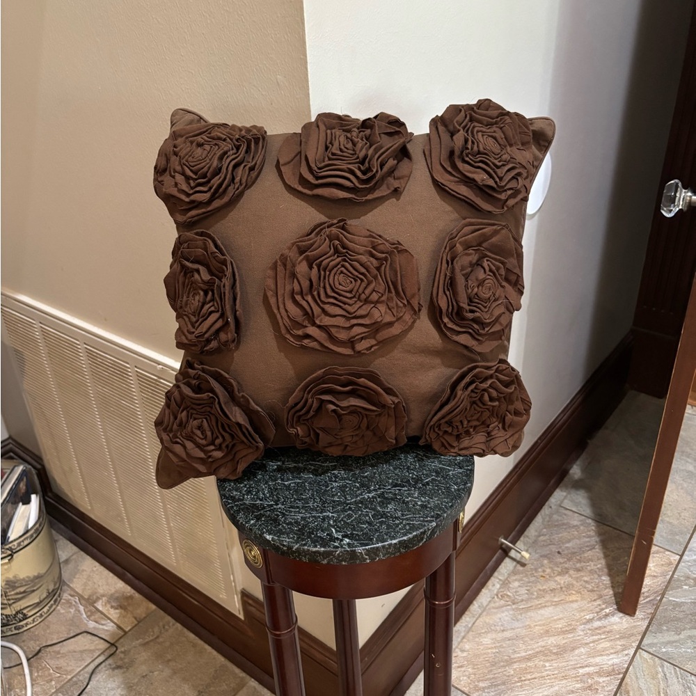 Set Of Three Decorative Pillows. Brown And Pink Rose Appliqué - Picture 8 of 12